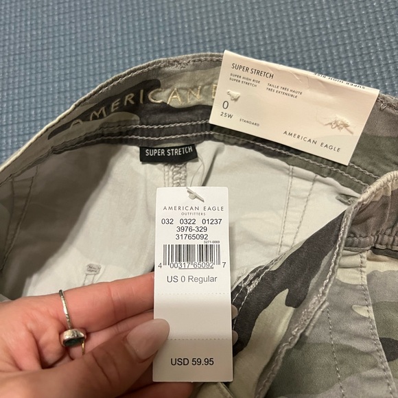 American Eagle Super Stretch High Waisted Camo Cargo Pants - Picture 4 of 5